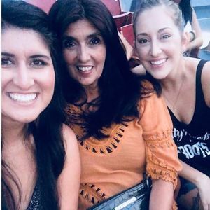 Meet your Posher, Monique